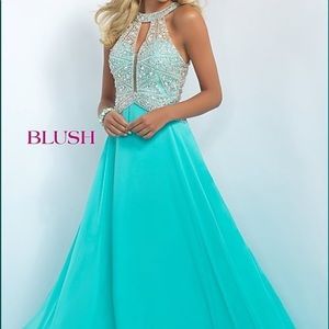 Size 4 seafoam green prom dress! Only worn once!